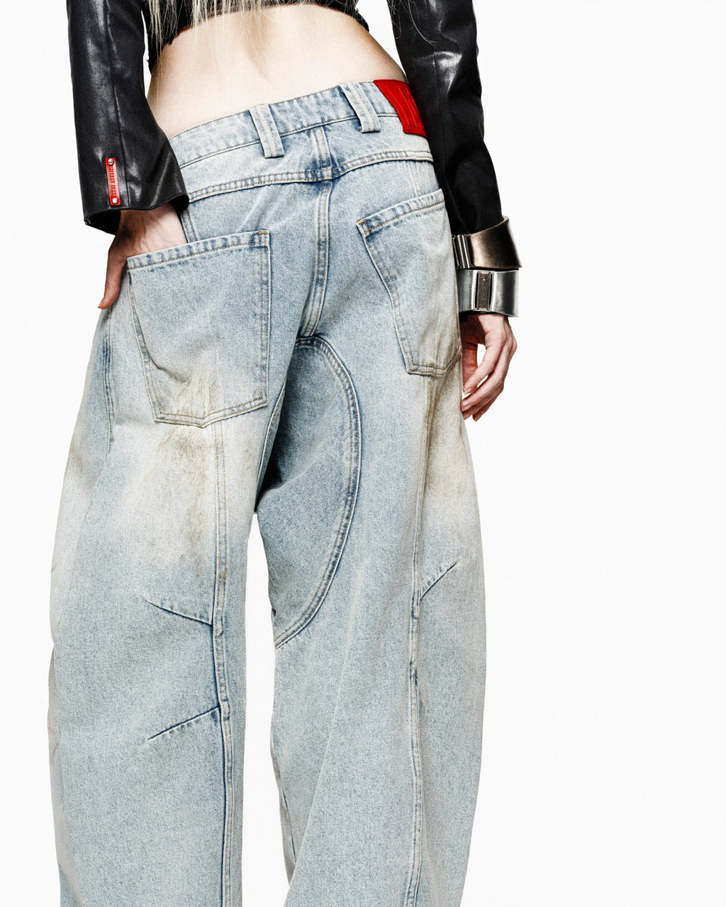 LATUI ATELIER STORY LOOPER JEANS