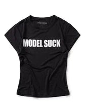 VEINDALS MODEL SUCK TEE